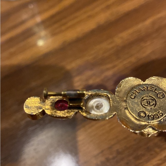 Chanel Gripoix 1985 Bar Brooch w/ Bonus free Chanel wallet 300.00 listed - Picture 5 of 9